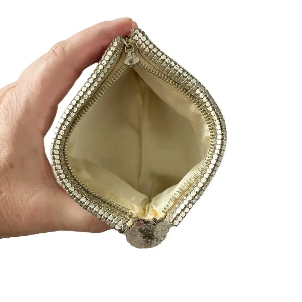 Vintage 1970s Whiting & Davis Metal Mesh Clutch Silver